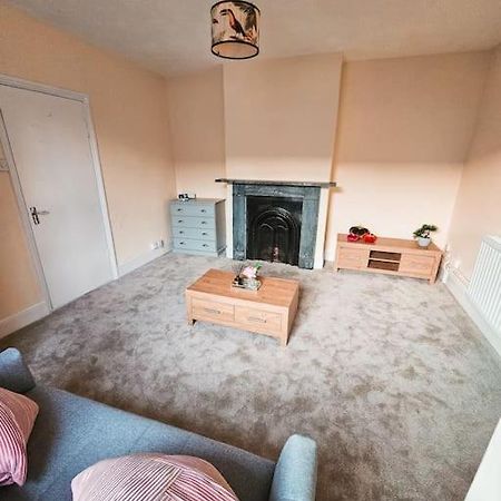 Spacious House In Ipswich Esterno foto