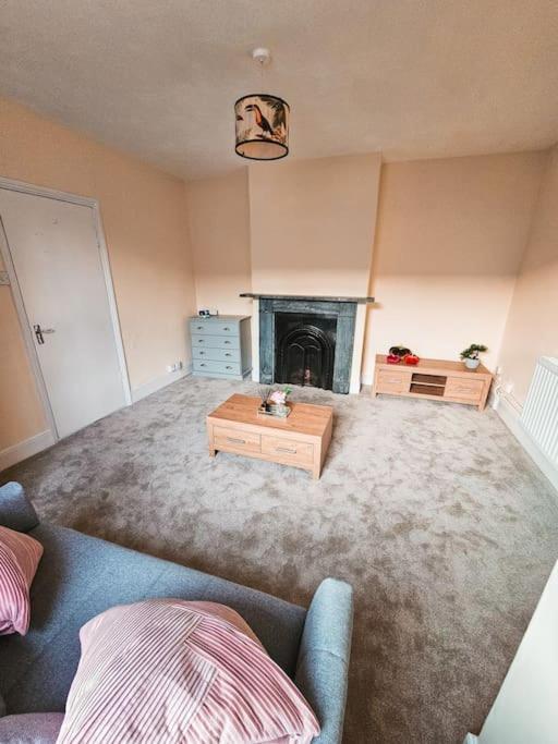 Spacious House In Ipswich Esterno foto